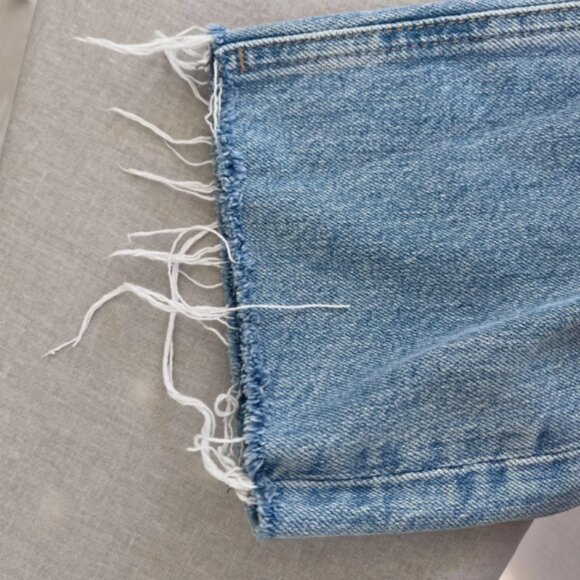 TOPSHOP Raw Hem Straight Leg Crop Jeans in Size W28 BLEACH LIGHT WASH - Picture 4 of 4